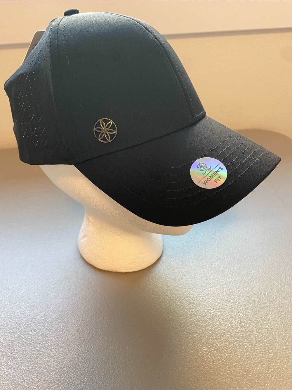 GAIAM Black Women's Performance Cap with Floral Metal Pin NWT